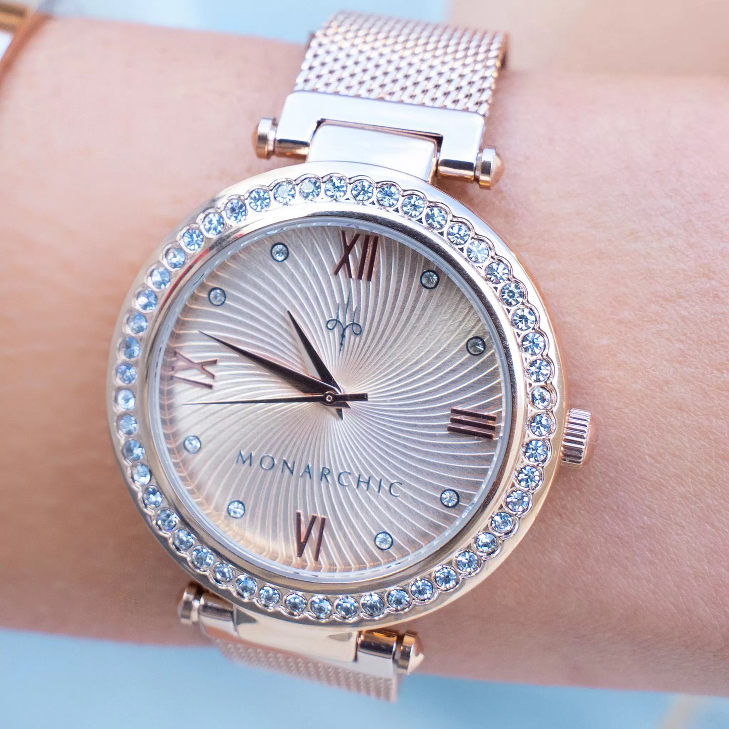 Monarchic® Watch - Cristal - Sunray rose gold mesh watch with crystals on rose gold bezel close up