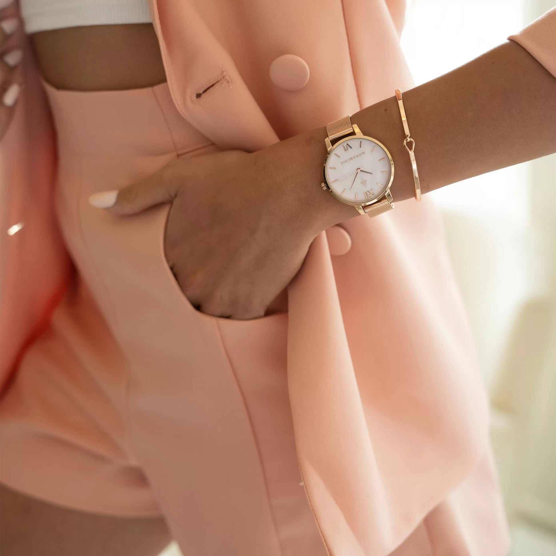 Monarchic® Watch - Kelly - Rose Gold mesh watch with rose pearl far view