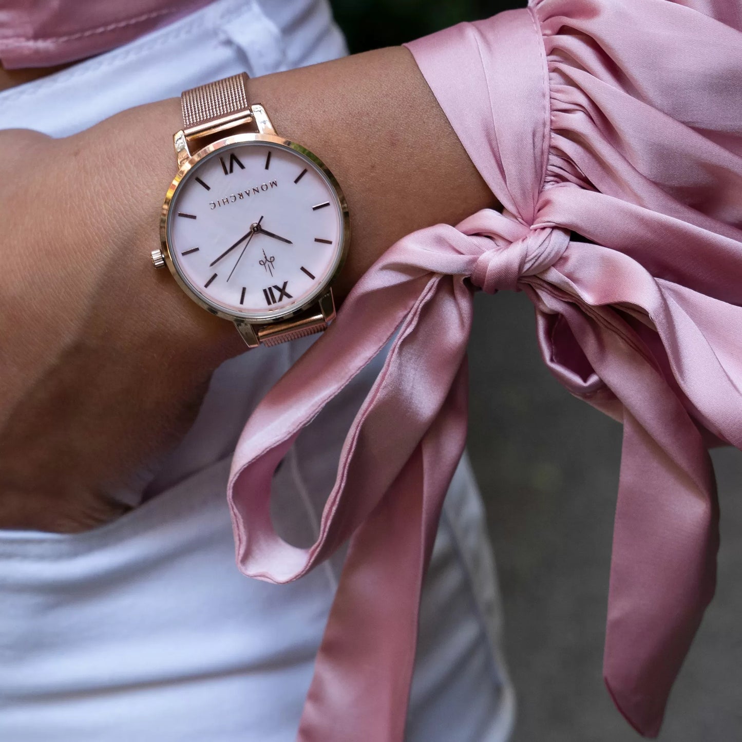 Monarchic® Watch - Kelly - Rose Gold mesh watch with rose pearl dial close view