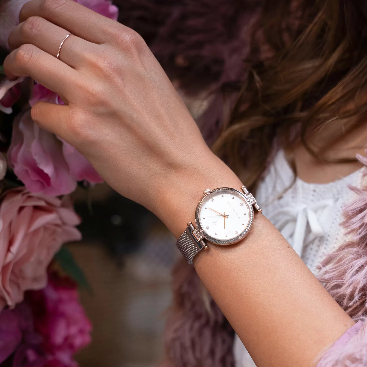 Monarchic® Watch - Kylie - Deco silver mesh watch with textured trim and crystals on silver / rose gold bezel close view